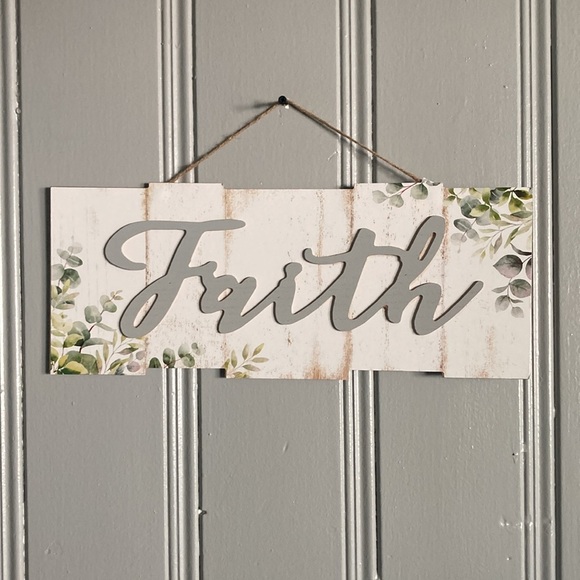 NWT- FAITH Floral Wooden Rustic Farmhouse Chic Hanging Fence Decoration Sign - Picture 16 of 17
